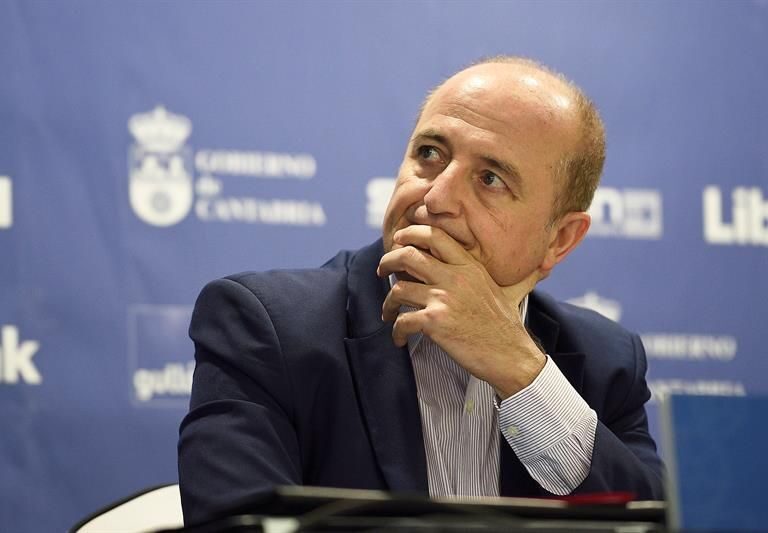 El ex ministro Sebastián plantea los posibles escenarios económicos para 2021