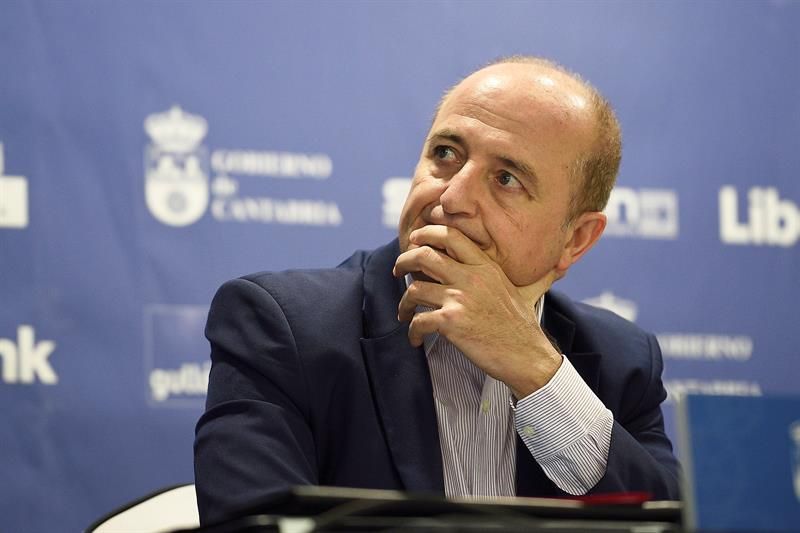 El ex ministro Sebastián plantea los posibles escenarios económicos para 2021