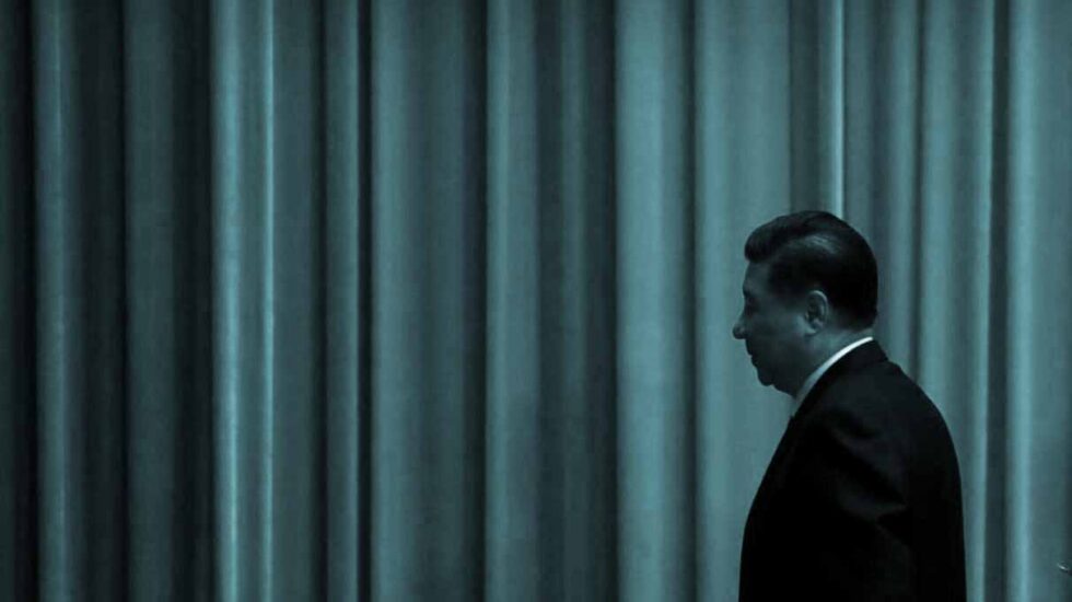 El líder chino, Xi Jinping, a su salida del Gran Salón del Pueblo, en Pekín.
