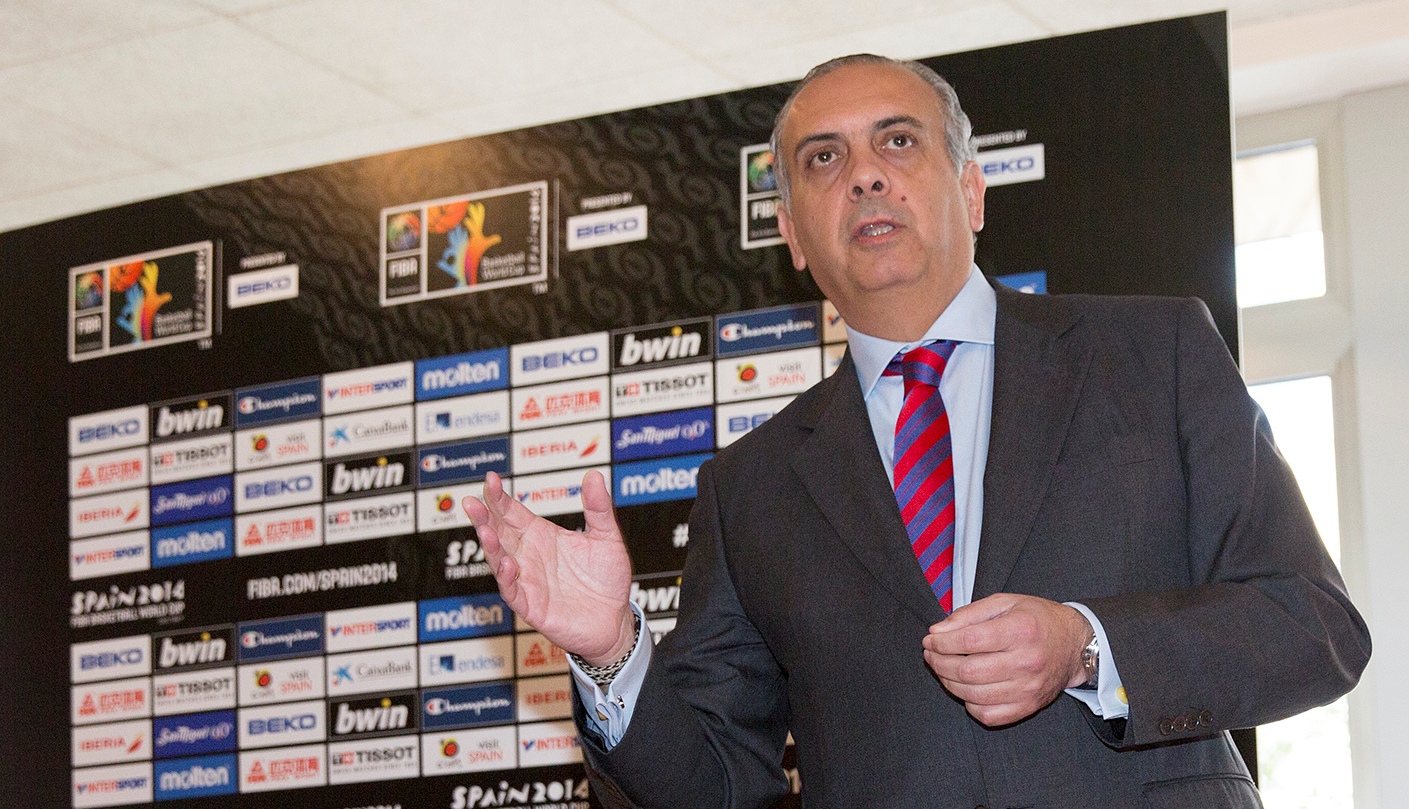 José Luis Sáez, en un acto durante su etapa como presidente de la Federación Española de Baloncesto.