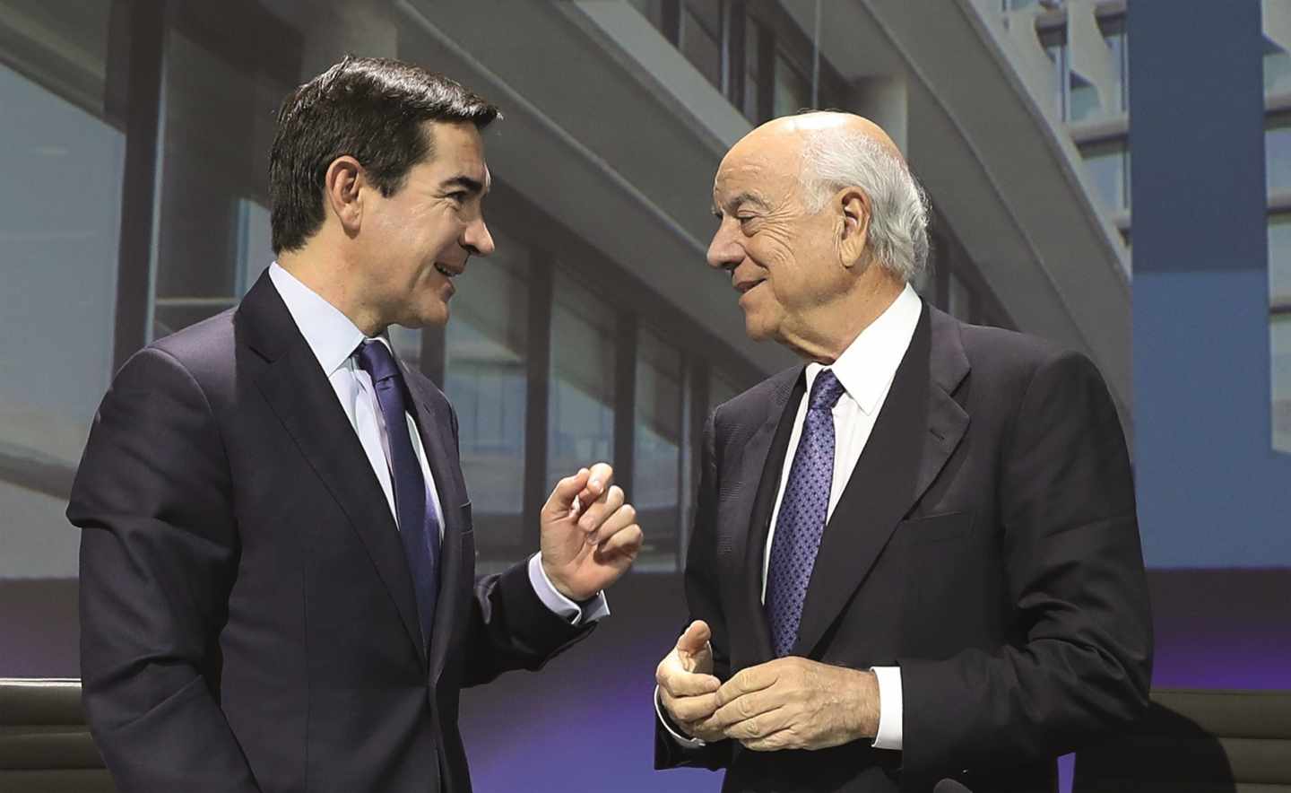 Carlos Torres Vila, presidente de BBVA, y Francisco González, presidente de honor de BBVA,