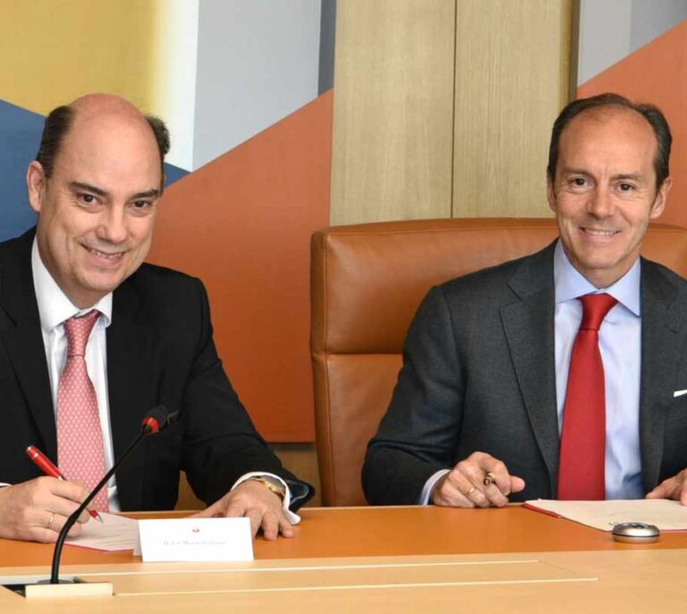 Mapfre y Santander crean una firma para vender seguros de coches y pymes