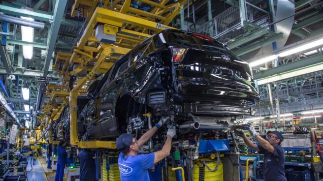 Ford Operarios en la fábrica de Ford en Almussafes (Valencia).
