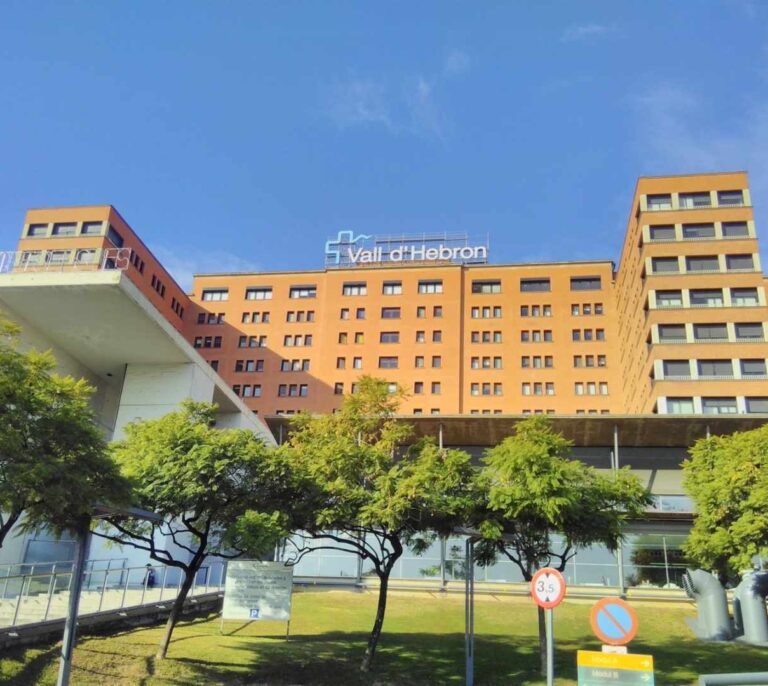 Muere el bebé de dos meses presuntamente maltratado por su padre en Barcelona