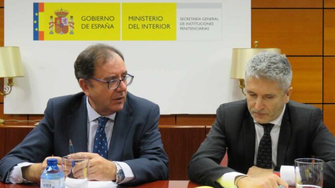 La orden que permite al preso denunciar agresiones sin lesiones, al Defensor del Pueblo Ángel Luis Ortiz, secretario general de Instituciones Penitenciarias, y el ministro Grande-Marlaska.