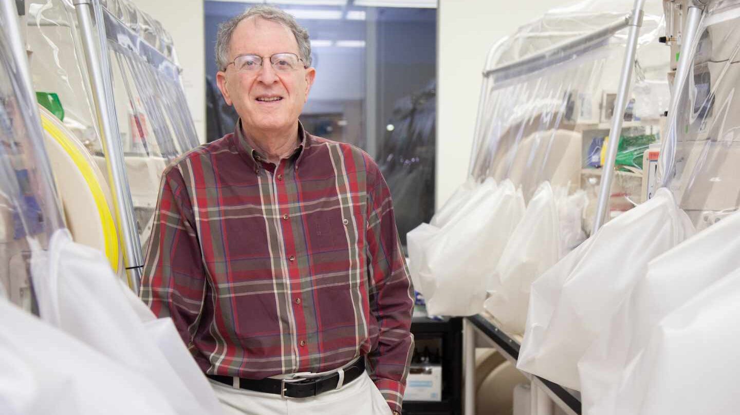 El investigador del microbioma intestinal Jeffrey Gordon
