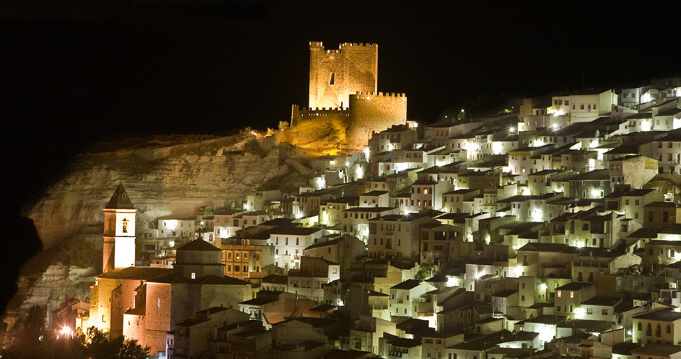 La fortaleza sobre el resto del pueblo