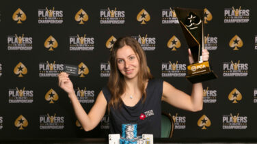 De periodista del 'New Yorker' a conquistar las mesas de póker: así es Maria Konnikova