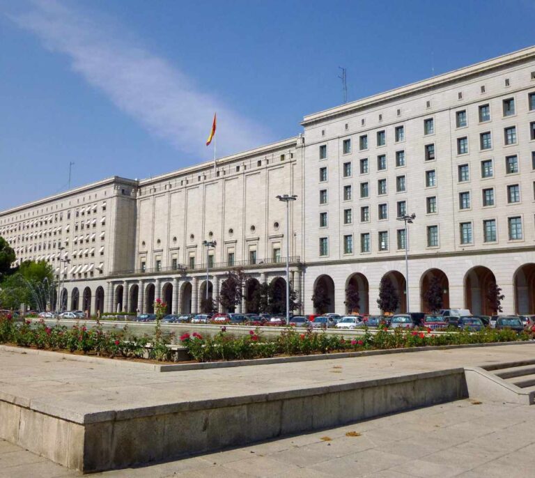 El Gobierno ofrece 8.495 nuevas plazas y 6.613 de promoción en el Estado para 2019