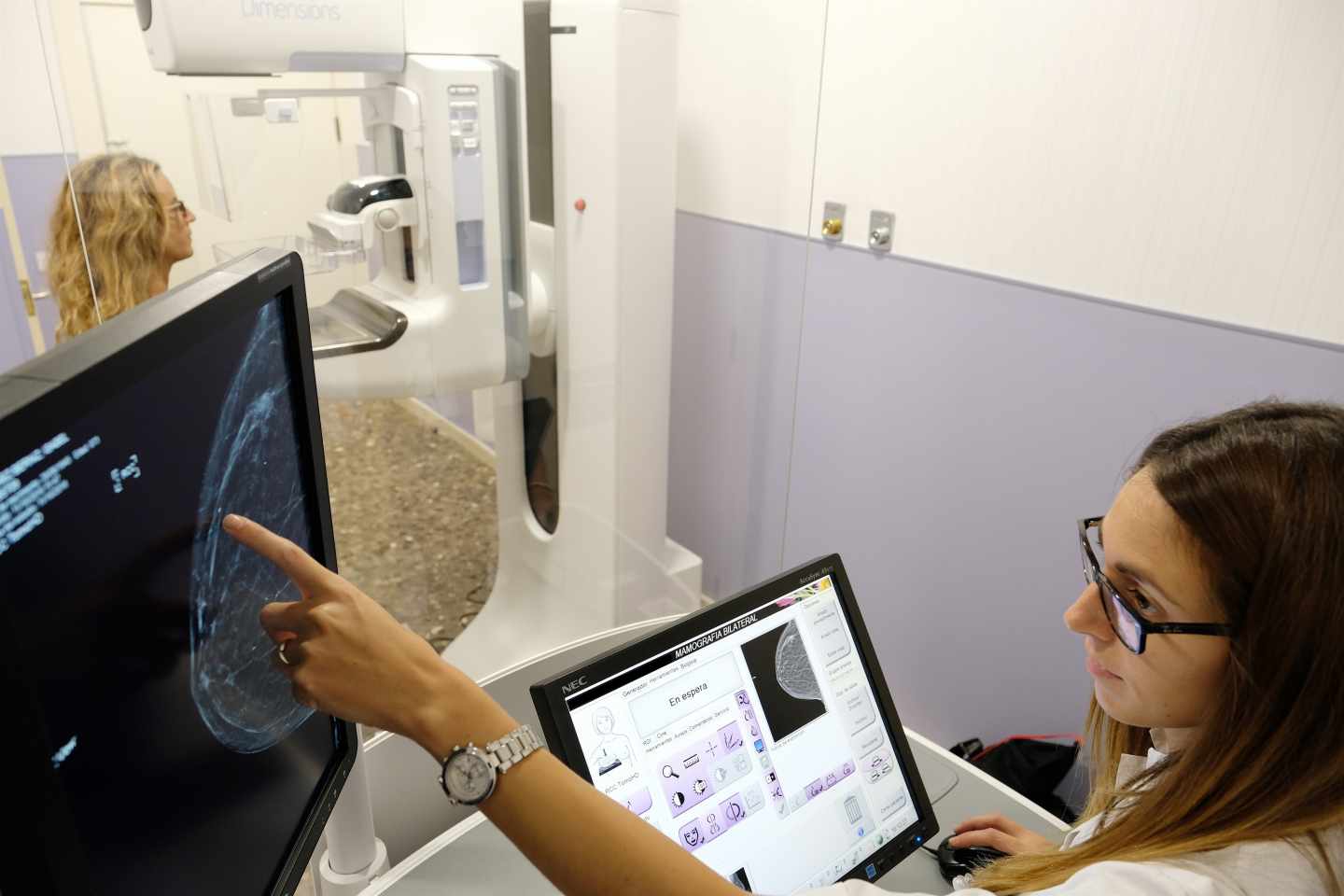 Mamografía a una paciente.