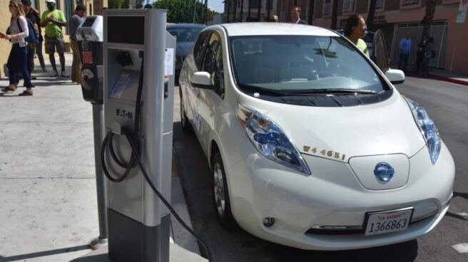 Iberdrola y Nissan se unen para impulsar la integración del coche eléctrico