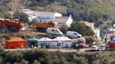 Las operaciones de rescate de Julen: quedan ocho metros por excavar del túnel paralelo