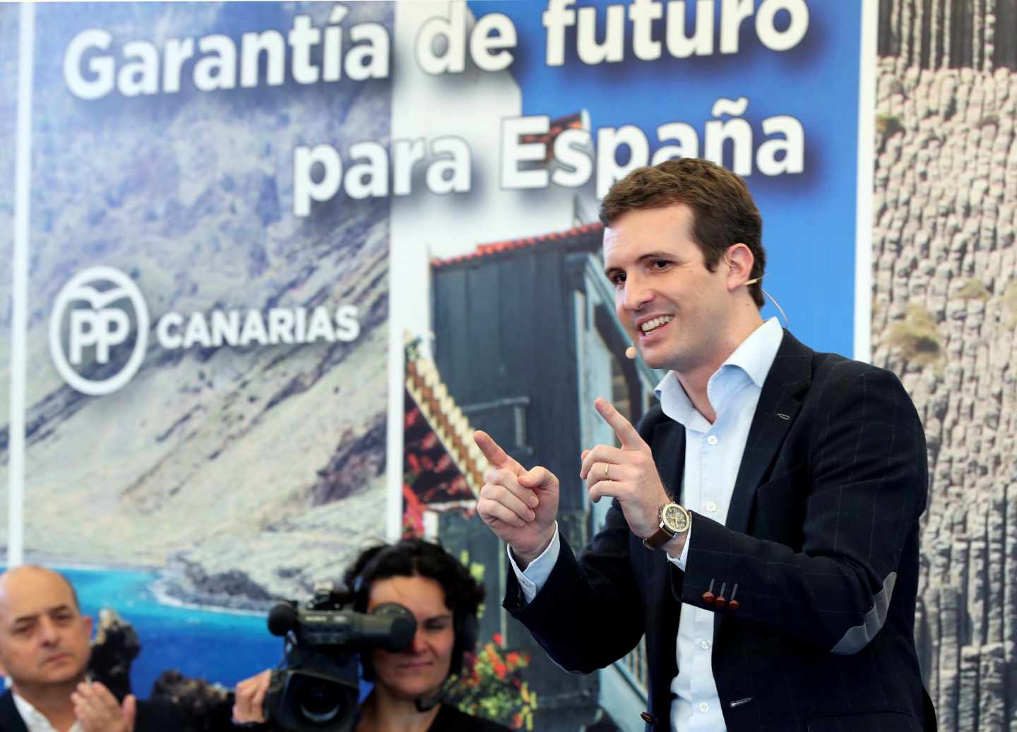 El presidente del PP, Pablo Casado, durante el acto de presentación hoy en Las Palmas de Gran Canaria del líder del partido en Canarias, Asier Antona, como candidato a gobernar la comunidad autónoma en las elecciones de mayo de 2019.