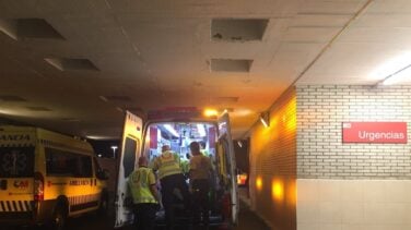 Una joven salta por una ventana desde un cuarto piso en Madrid y sale casi ilesa