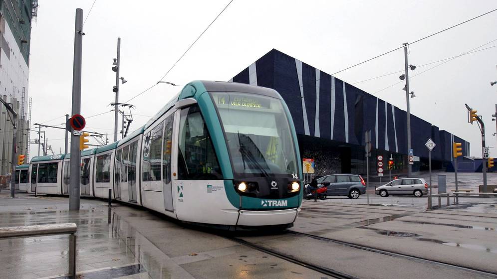 Un accidente en un tranvía causa cuatro heridos en una estación de Barcelona