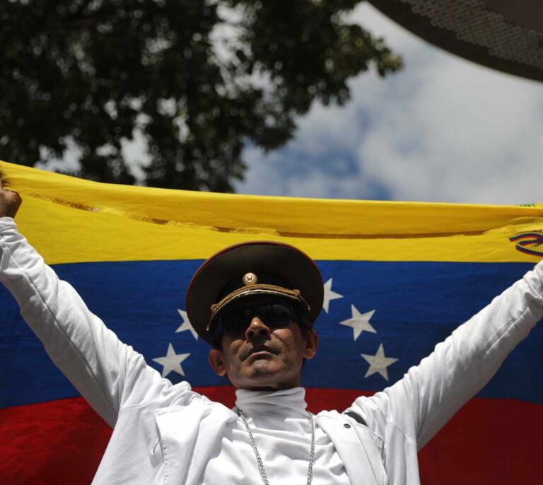 Primeras grietas en el Ejército de Maduro