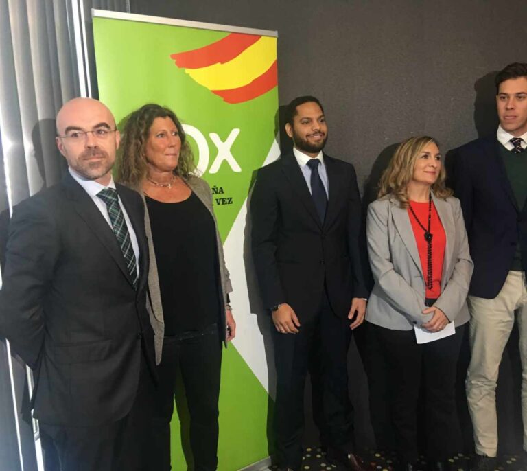 Vox anuncia acciones legales para la ilegalización de Arran por los ataques en Cataluña