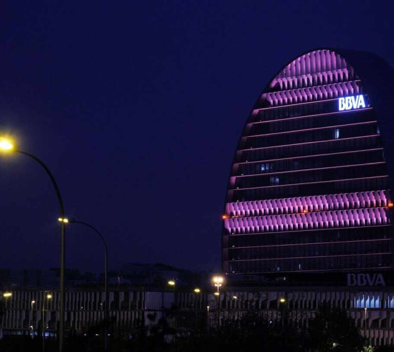 BBVA asegura que abrió una investigación interna sobre Villarejo en junio