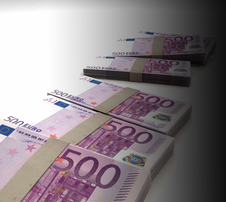 Los notarios vigilan los negocios de 39.400 políticos y allegados para evitar la corrupción