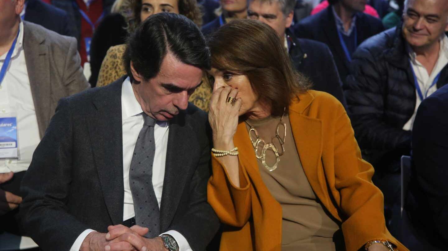 Ana Botella, junto a José María Aznar.