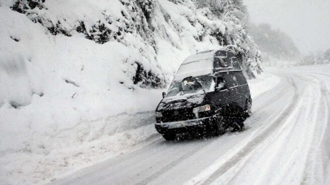 Un total de 233 carreteras afectadas por nieve y lluvia, 10 en red principal