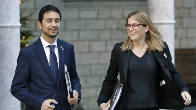 El consejero de Territorio y Sostenibilidad, Damiá Calvet, acompañado por la consejera de la Presidencia, Elsa Artadi. El consejero de Territorio y Sostenibilidad, Damiá Calvet, acompañado por la consejera de la Presidencia, Elsa Artadi.