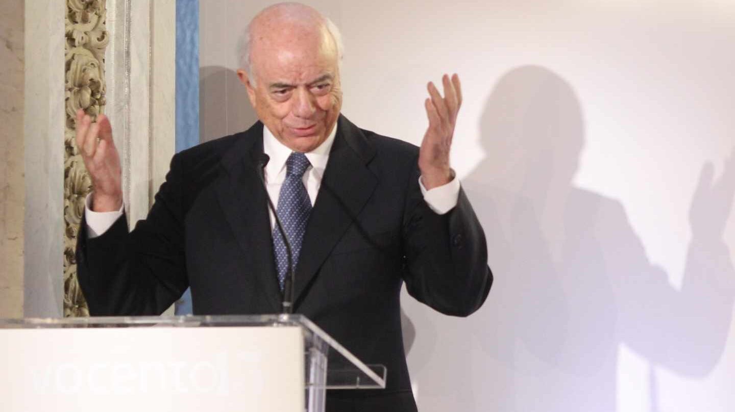 Francisco González, en la recogida de un premio durante su etapa como presidente ejecutivo del BBVA.