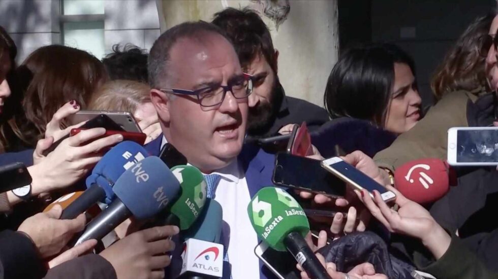 El abogado del excomisario Villarejo a la salida de la Audiencia Nacional