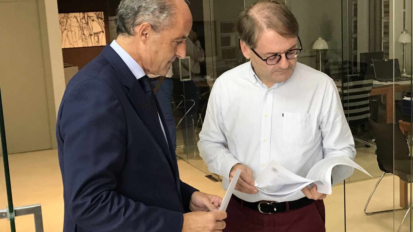 Francisco Camps, junto a su abogado.