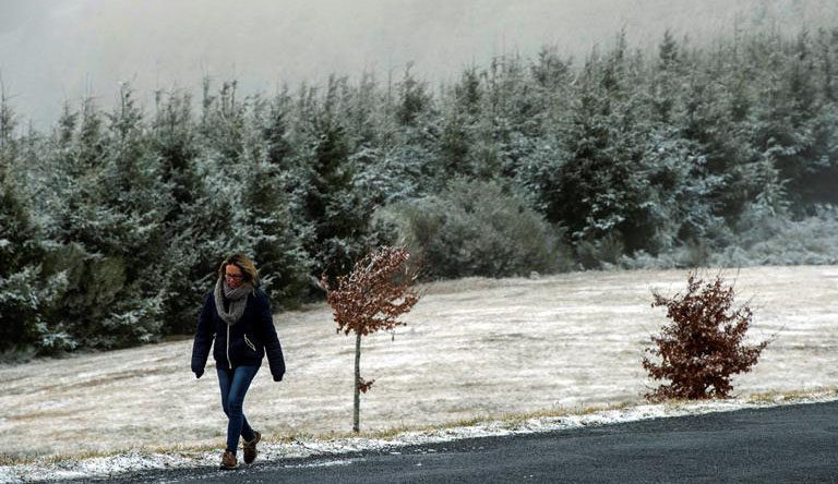 La 'cuarentena nacional' arranca con cambio drástico del tiempo: frío, chubascos y tormentas