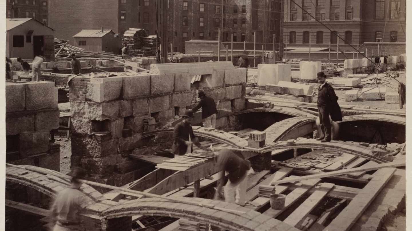 Rafael Guastavino, a pie de obra. Foto: Archivo de la Biblioteca Pública de Boston 