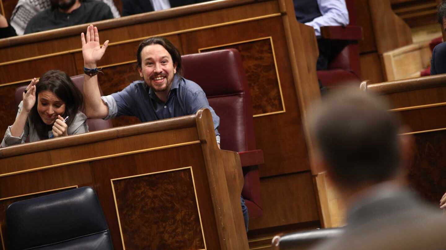 Pablo Iglesias e Irene Montero en el Congreso de los Diputados.