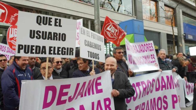 Los conductores de VTC convocan una protesta frente a la sede de Podemos