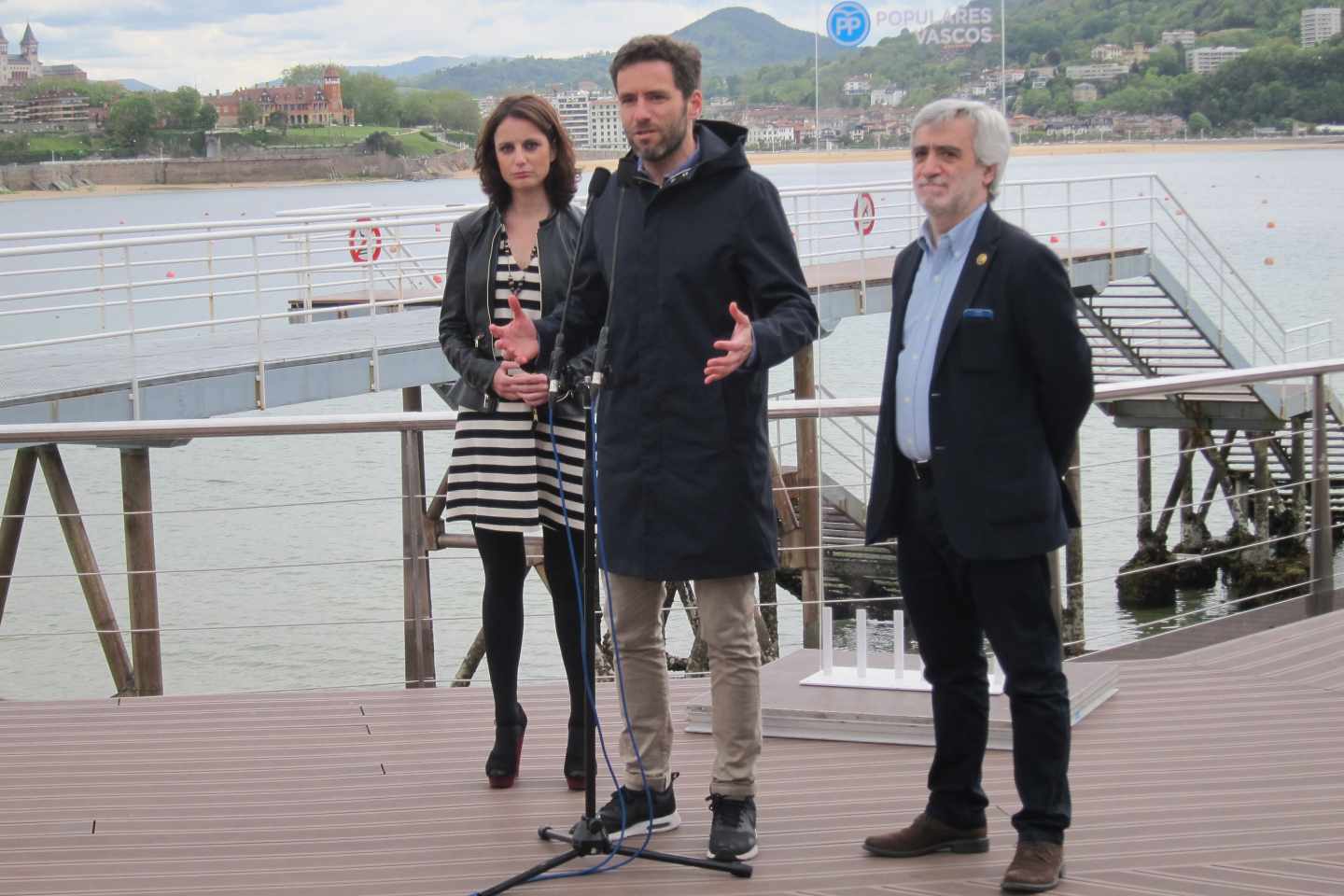 Juan Carlos Cano (derecha), junto a Borja Sémper y Andrea Levy.