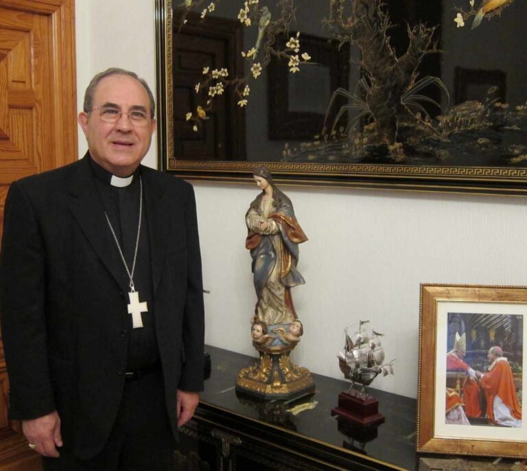 El arzobispo de Sevilla denuncia que el feminismo está "amasado de supremacismo y resentimiento"