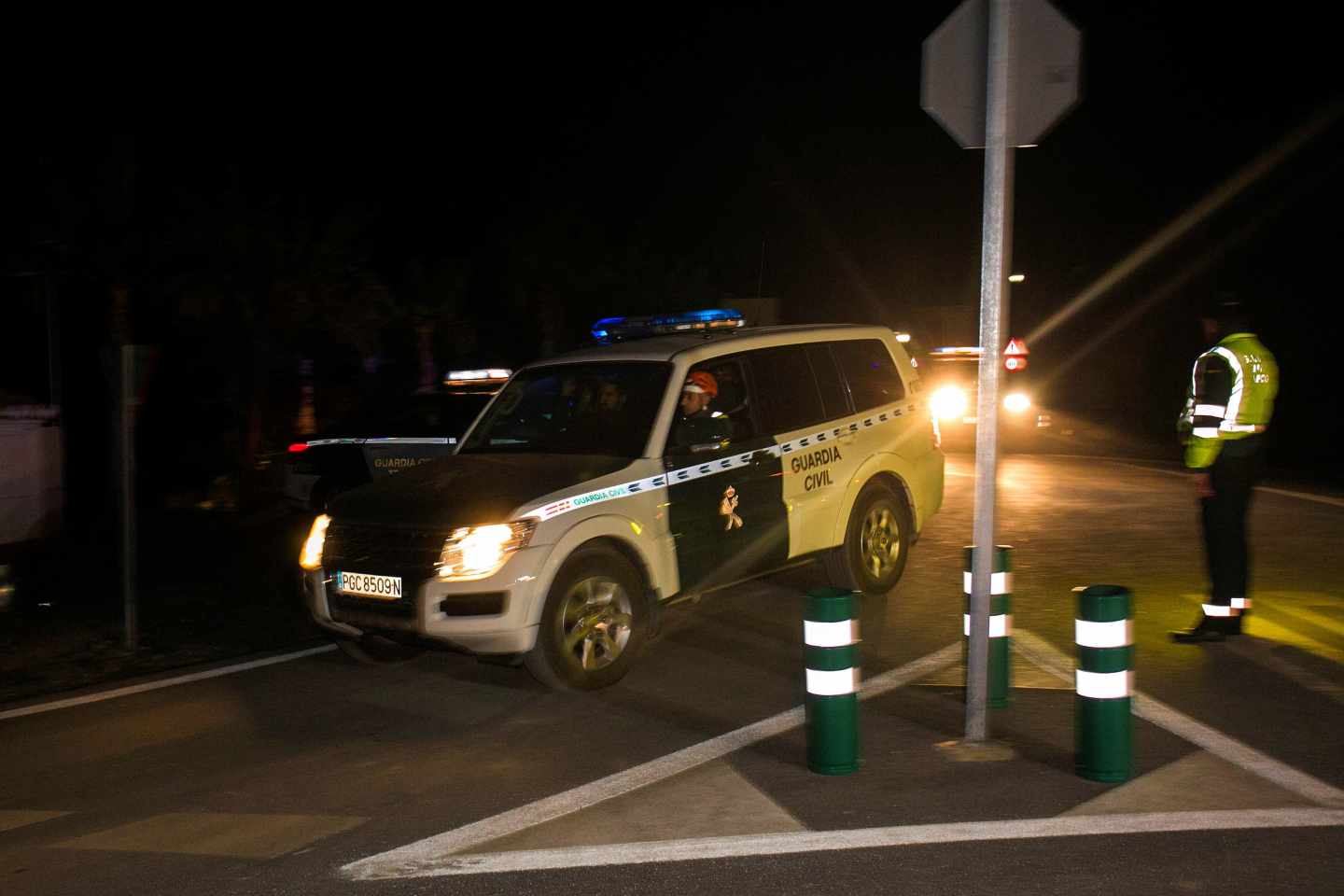 Un coche de la guardia civil en Tolalan.
