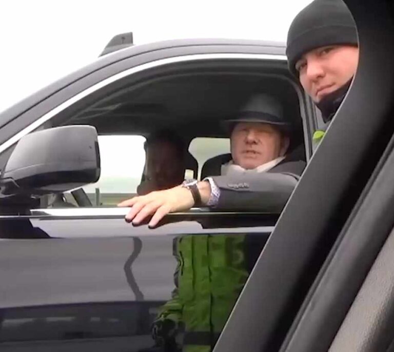 Kevin Spacey la lía con la policía en el jucio