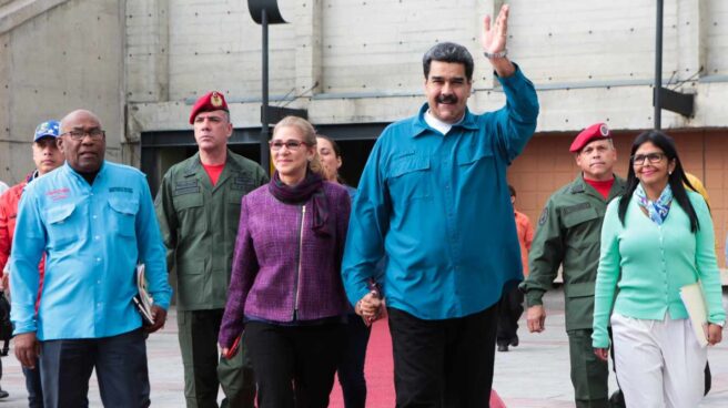 Maduro pide lealtad al Ejército y presume en público del apoyo de Erdogan
