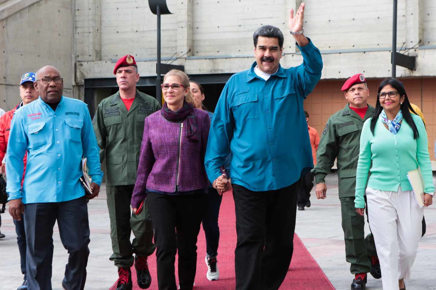 Maduro pide lealtad al Ejército y presume en público del apoyo de Erdogan