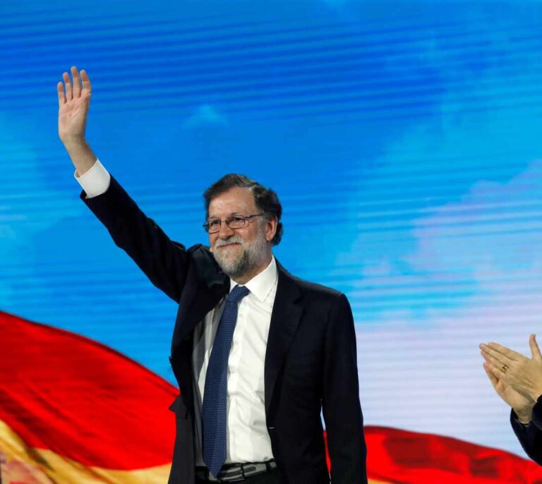 Rajoy pide el voto para el PP, "un partido de gobierno", frente a los "parlanchines"