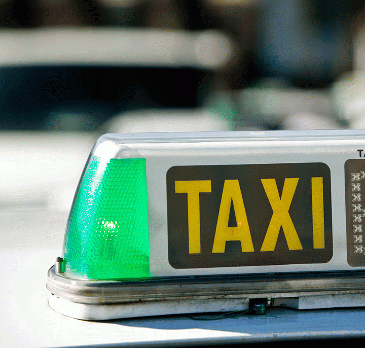 Un taxista que conducía drogado atropella a tres personas en Valencia