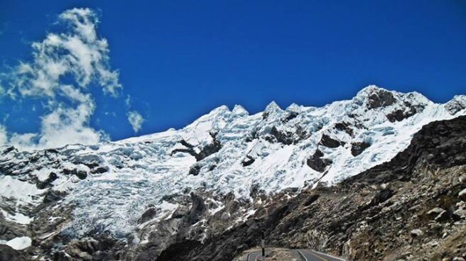 Tres montañeros españoles mueren en una avalancha en Perú