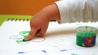 Feijóo anuncia que las guarderías gallegas serán gratuitas a partir del próximo curso