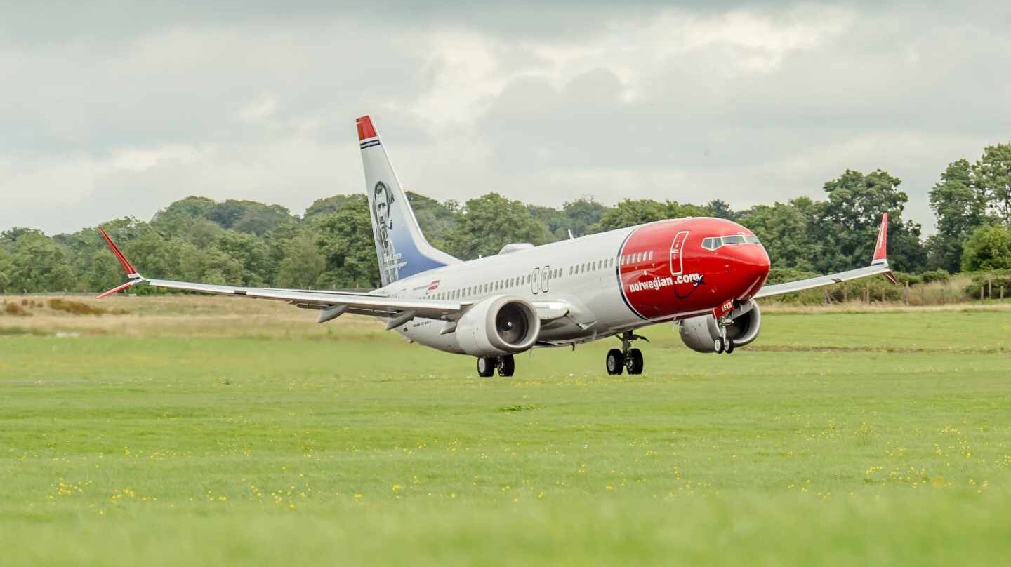 Norwegian agrava su crisis tras las 'calabazas' de IAG y se hunde en mínimos desde 2012.