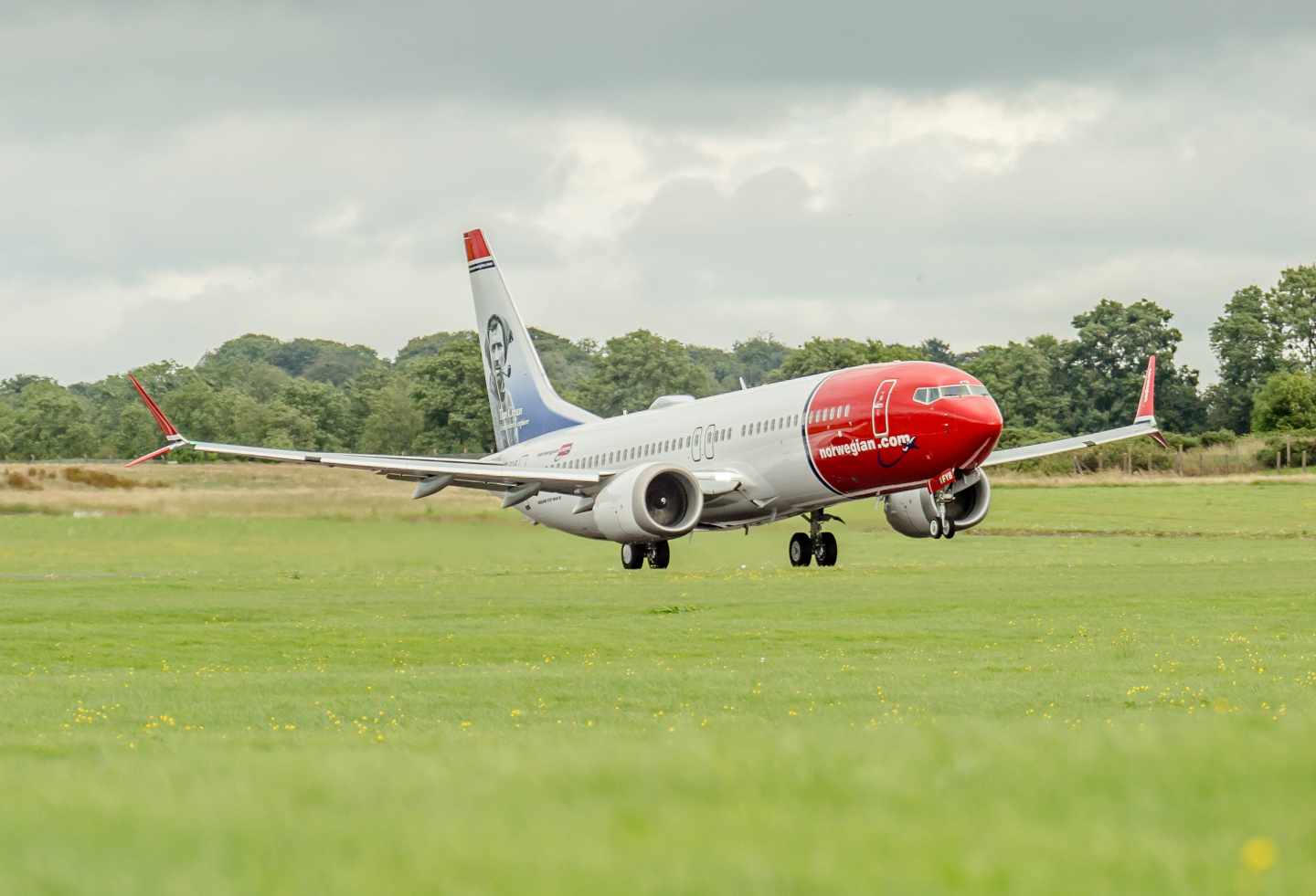 Norwegian agrava su crisis tras las 'calabazas' de IAG y se hunde en mínimos desde 2012.