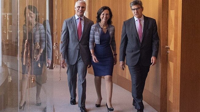 Orcel, Botín y Álvarez, en la sede central de Santander. Orcel, Botín y Álvarez, en la sede central de Santander.
