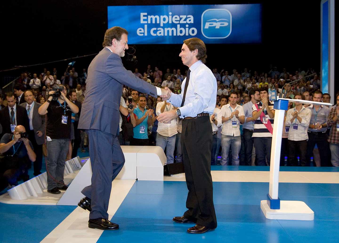 Aznar y Rajoy declararán como testigos en el juicio de la 'caja b' el 24 de marzo