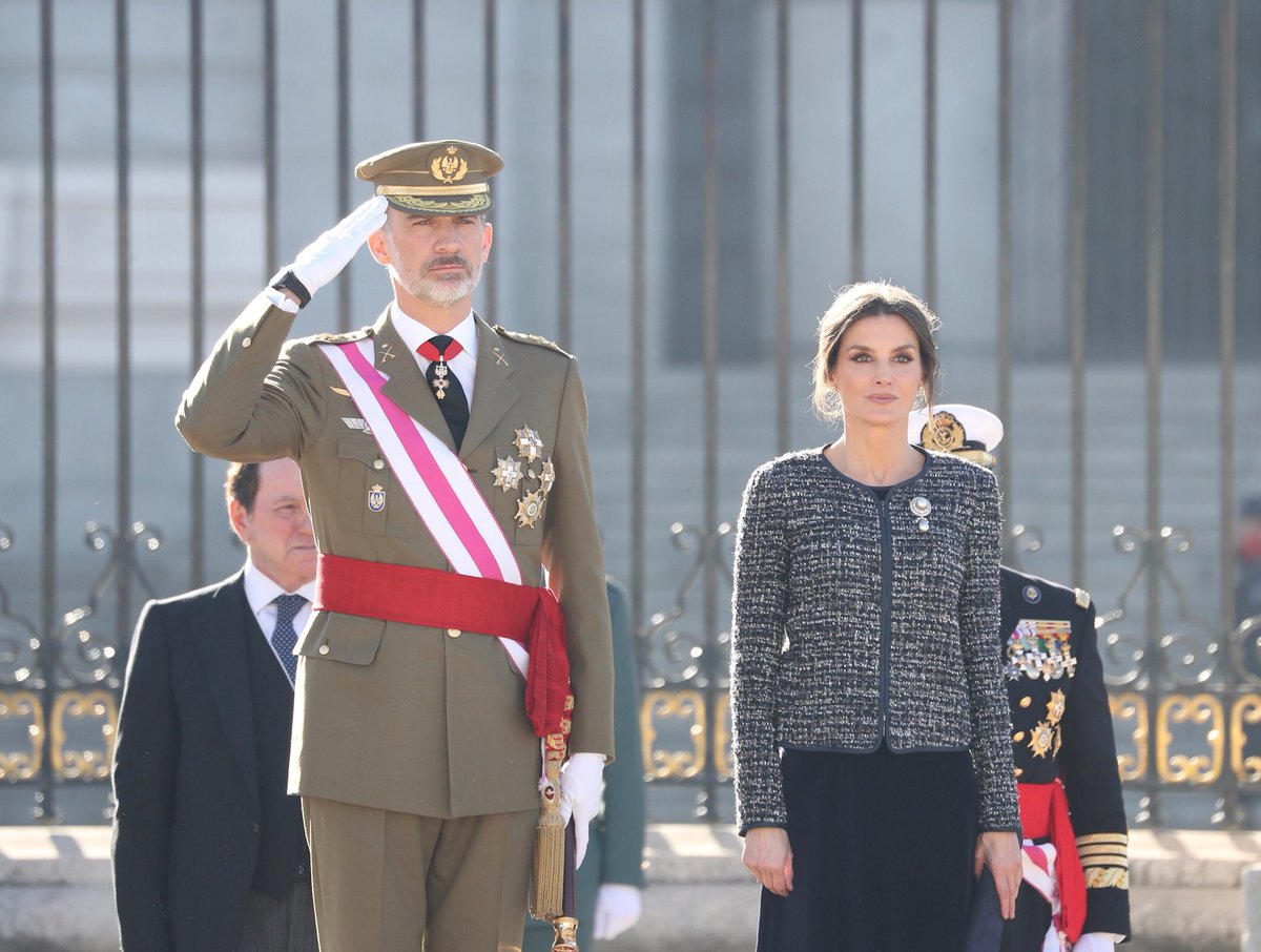El Rey Felipe VI reivindica la bandera como símbolo "de todos" y de "unidad"