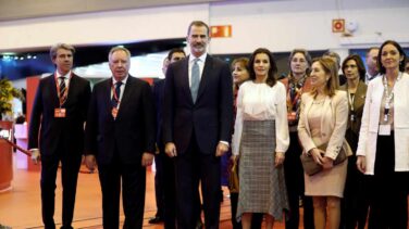 Los taxistas obligan a los Reyes a acceder a Fitur por una puerta lateral