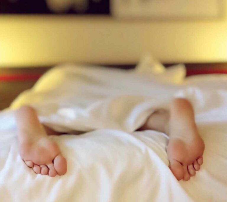¿Tienes sueño a pesar de haber dormido bien? Puede que tengas hipersomnia idiopática